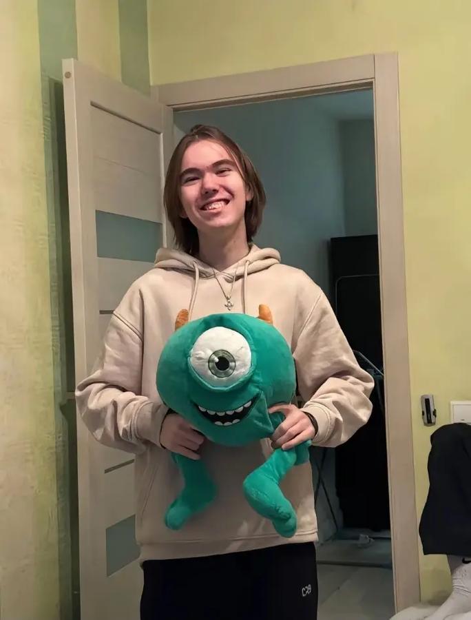 BLG群访 Tabe：对于季后赛的期待是，决赛跟JDG再交手一次