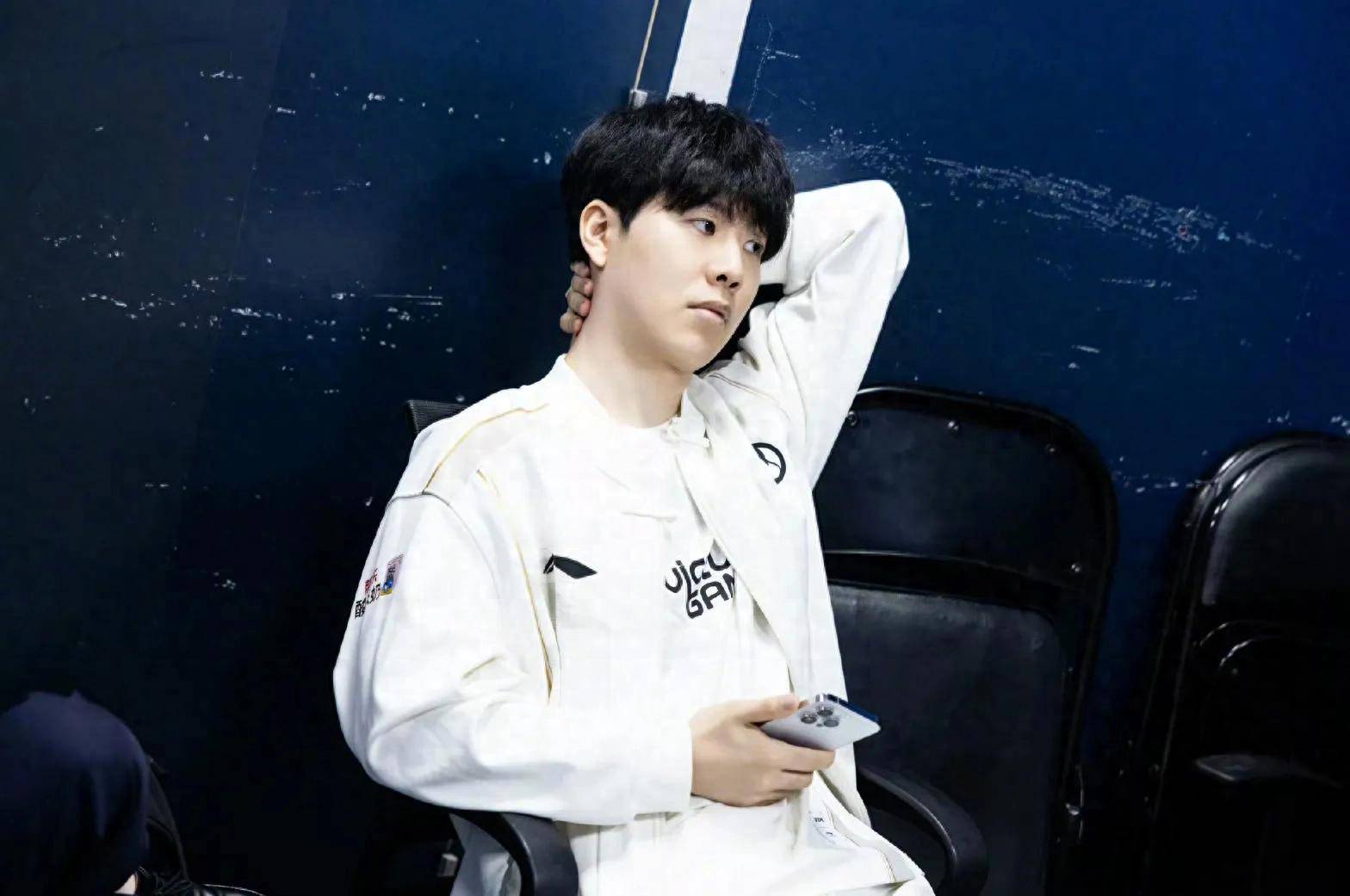 WE官方：下路选手LP断开连接，恢复自由人身份